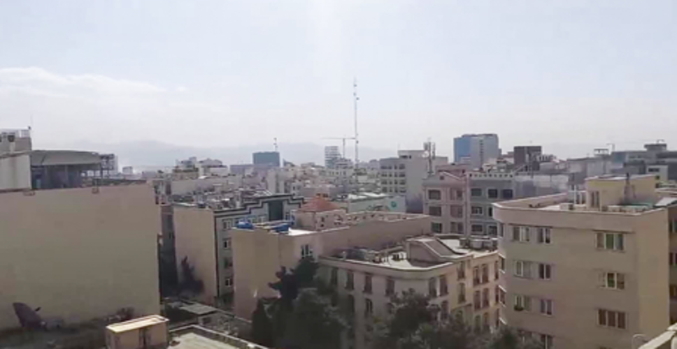 इजरायल-ईरान युद्ध के चलते कच्चे तेल की आपूर्ति पर संकट, सोमवार को कीमतों में आ सकता है बड़ा उछाल