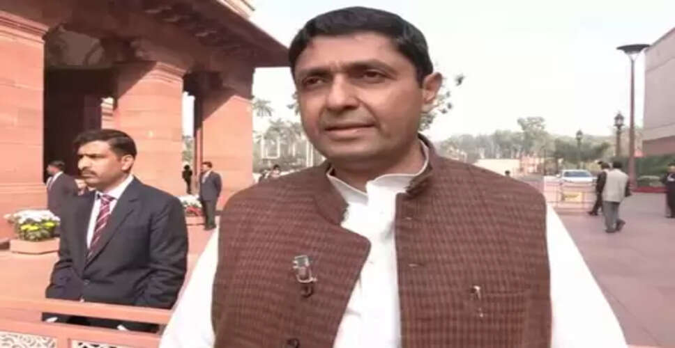 नाम नहीं, ढांचा बदलने का आरोप: सदन के बाहर 'विकसित भारत जी राम जी' बिल पर कांग्रेस का तीखा विरोध