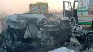 उदयपुर सिक्स लेन पर डिवाइडर से टकराने के बाद कार चकनाचूर, इंजन उछलकर दूर गिरा, दो की मौत