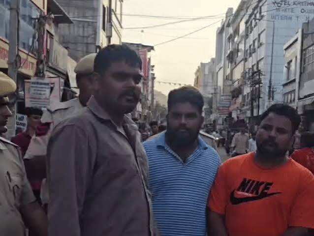 बाड़मेर में नगर परिषद कर्मचारी से मारपीट करने वाले 4 आरोपी गिरफ्तार, पुलिस ने घटनास्थल तक पैदल ले जाकर कराई मौका तस्दीक