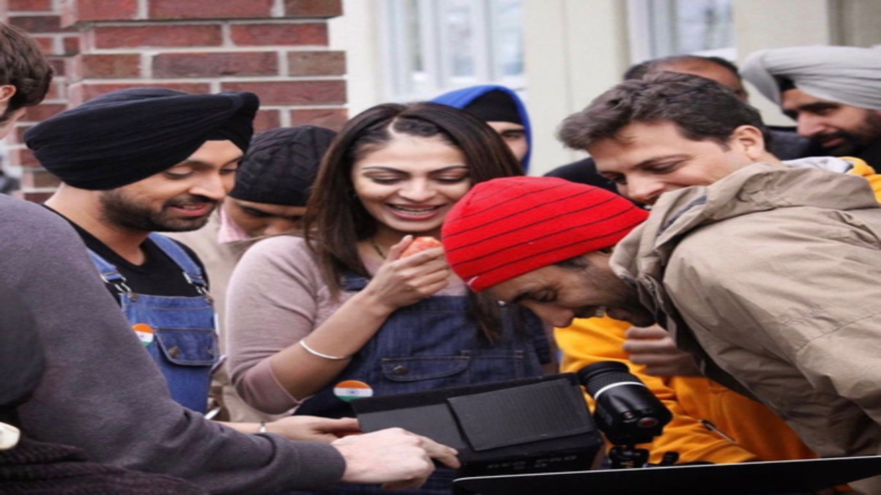 14 साल पूरे होने पर भावुक हुए अनुराग सिंह, बोले- 'जट्ट एंड जूलियट को इतना प्यार मिलेगा, कभी सोचा नहीं था'