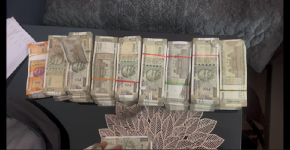 झारखंड: रिश्वत लेने वाले गोदाम प्रबंधन के घर पर सीबीआई की छापेमारी, नकदी व आभूषण बरामद