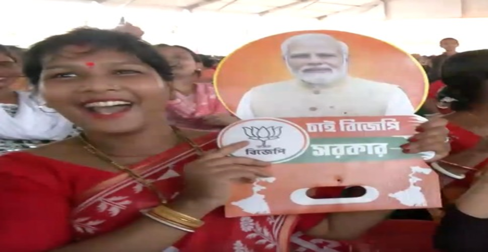 'आरक्षण' पर टीएमसी के रवैये से महिलाएं नाराज, कहा- हम बंगाल में ममता की सरकार गिराएंगे