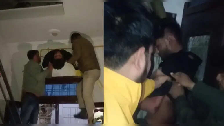 खाटूश्‍यामजी दर्शन करने गया था पर‍िवार, हुआ ऐसा 'चमत्‍कार', पिछे से चोरी करने पहुंचा चोर एग्जॉस्ट फैन के होल में फंस गया