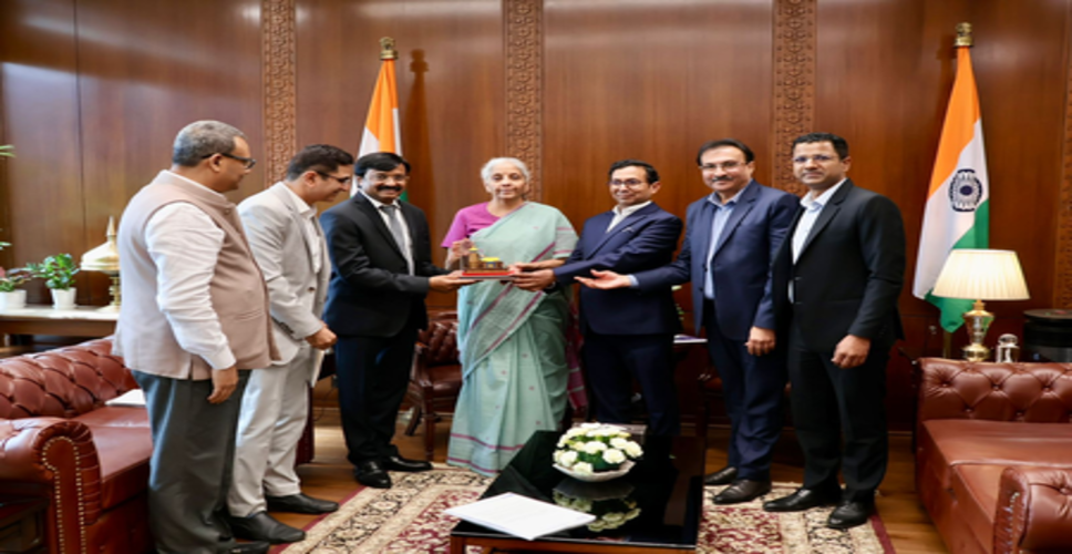 वित्त मंत्री सीतारमण ने वर्ल्ड बैंक के एग्जीक्यूटिव डायरेक्टर, एनपीसीआई के सीईओ और सीपीएआई के प्रतिनिधियों से मुलाकात की