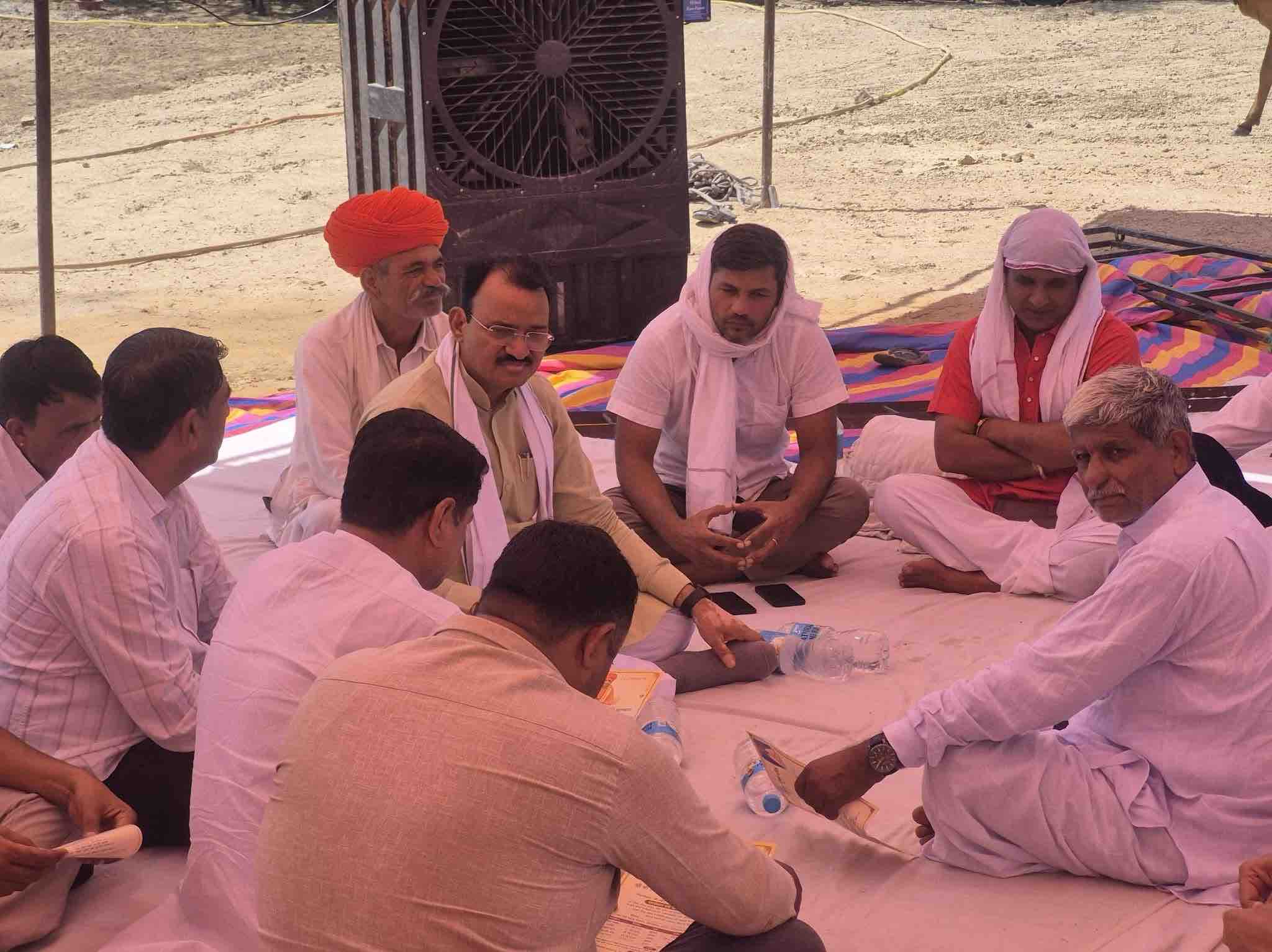 जयपुर में कैफे पर बड़ी कार्रवाई, एक्सक्लूसिव वीडियो में देंखे मिरावा कैफे से 24 हुक्के बरामद, 9 लोग हिरासत में, अवैध हुक्का सर्विस का खुलासा