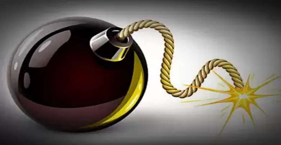 मदीना-हैदराबाद इंडिगो फ्लाइट में बम की धमकी, अहमदाबाद में कराई गई इमरजेंसी लैंडिंग