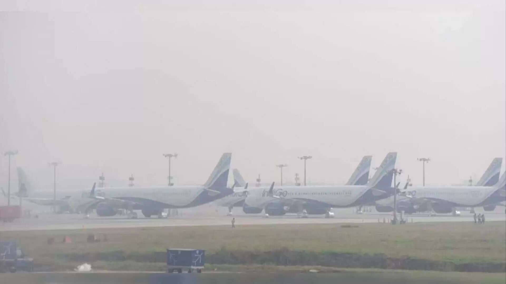 दिल्ली में खराब मौसम का असर जयपुर एयरपोर्ट तक, उड़ानों में भारी देरी, 6 फ्लाइट डायवर्ट, 3 रद्द