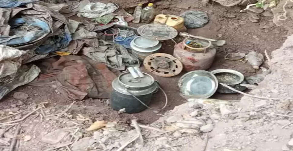 जम्मू-कश्मीर: कठुआ पुलिस ने संयुक्त अभियान में तीन आतंकी ठिकानों का भंडाफोड़ किया