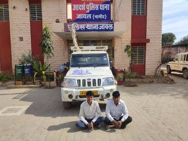 नागौर में चुनावी रंजिश में फायरिंग के बाद क्रेटा कार को लगाई आग, वीडियो में जाने स्कॉर्पियो सवार युवकों पर आरोप; पुलिस मौके पर पहुंची