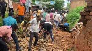 बांसवाड़ा में युवक की हत्या के बाद तनाव, आक्रोशित ग्रामीणों ने घरों में लगाई आग, इलाके में भारी पुलिस बल तैनात