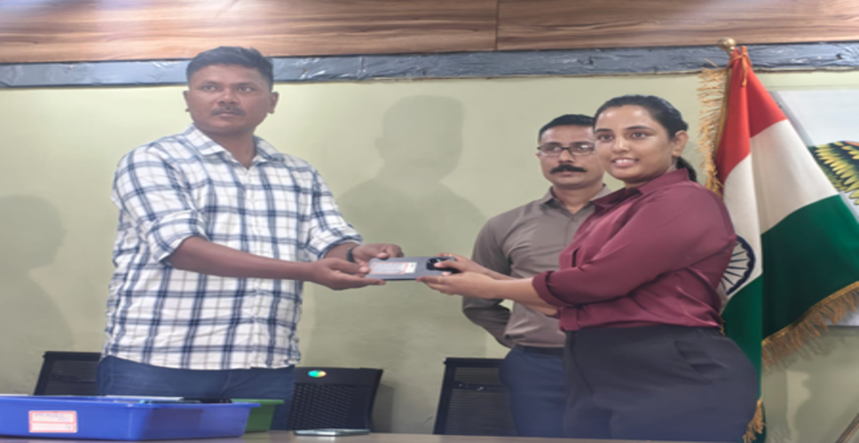 अहमदाबाद : क्राइम ब्रांच ने 410 खोए मोबाइल फोन मालिकों को लौटाए, कीमत 63 लाख रुपए से अधिक