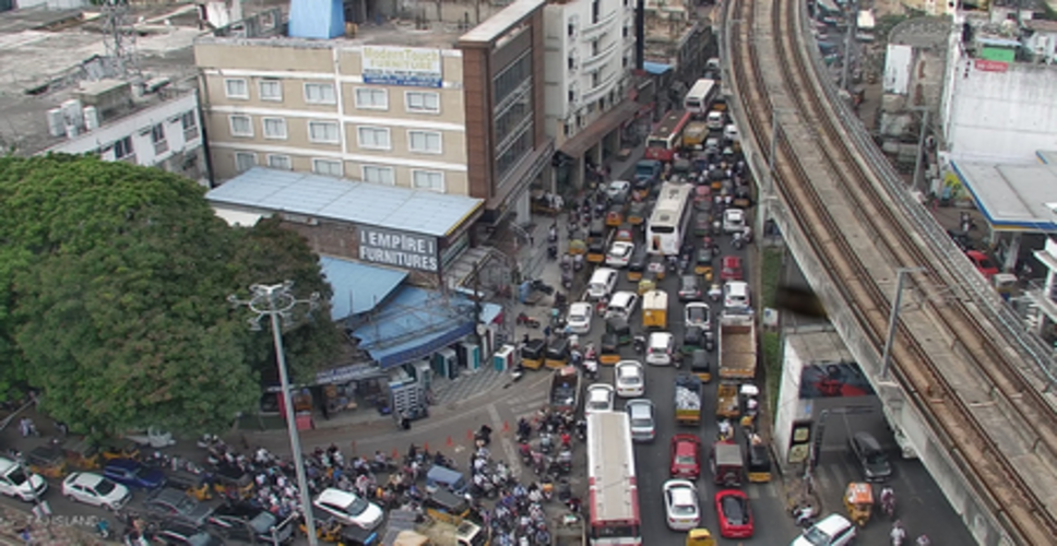 हैदराबाद के कई पेट्रोल पंपों पर 'स्टॉक खत्म' के बोर्ड लगे, सरकार ने अफवाहों पर ध्यान न देने को कहा