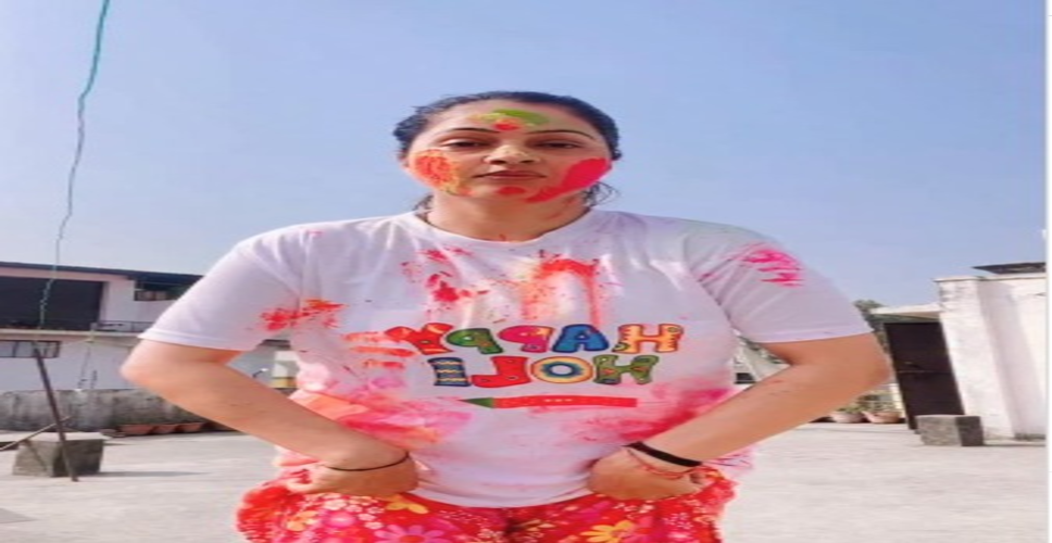 कविता जोशी ने &lsquo;लुगाई छोटी&rsquo; गाने पर दिखाए दमदार डांस मूव्स, अजय हुड्डा ने यूं किया रिएक्ट