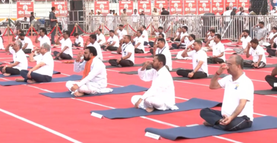अंतरराष्ट्रीय योग दिवस: बिहार के कई जिलों में कार्यक्रम आयोजित, पटना में मुख्यमंत्री सम्राट चौधरी ने किया योगाभ्यास