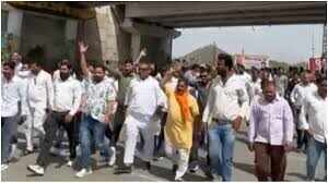 उदयपुर एयरपोर्ट पर उमड़ा जनसैलाब, गुलाब चंद कटारिया के स्वागत में दिखा राजनीतिक जोश