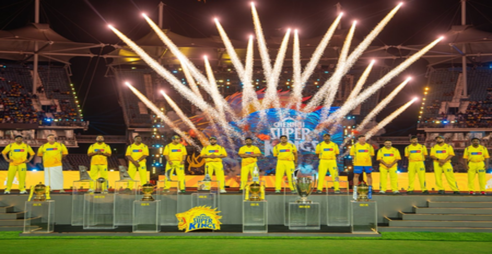 रोर 2026: पुराने सितारों से मिले मौजूदा खिलाड़ी, धोनी ने किया सैमसन, दुबे और म्हात्रे को सम्मानित