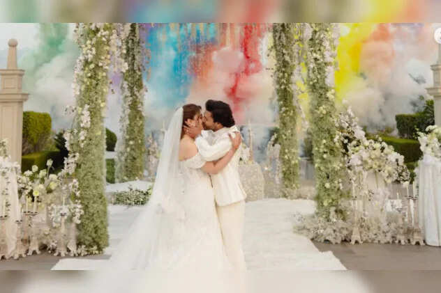 डेस्टिनेशन वेडिंग का हॉटस्पॉट उदयपुर: कृति सेनन की बहन ने लेक सिटी में रचाई ड्रीमी शादी