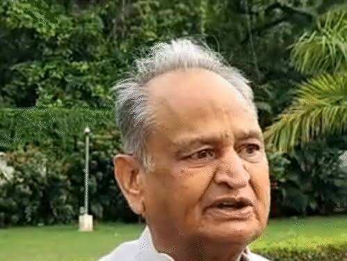 जयपुर PWD मुख्यालय में लगे विरोध के पोस्टर, वीडियो में जाने 'प्रवीण गुप्ता भगाओ, पीडब्ल्यूडी बचाओ'; ठेकेदारों ने 1500 करोड़ रुपये के बकाया भुगतान का उठाया मुद्दा