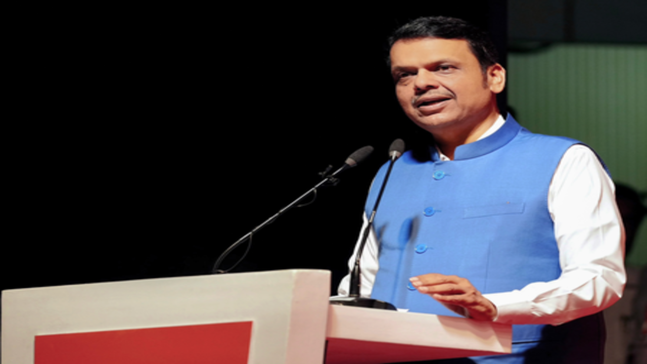 'इधर-उधर की बात न करो, यह बताओ हमारी माता-बहनों का हक क्यों छीना?', फडणवीस का चिदंबरम पर तंज