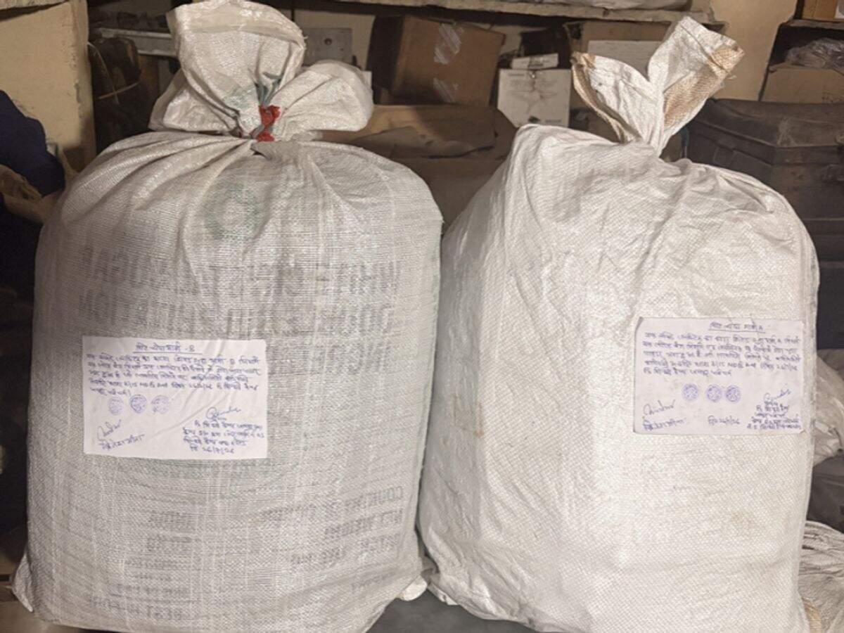 जयपुर में ड्रग्स तस्करी पर पुलिस का बड़ा एक्शन, फुटेज में देंखे 41.33 ग्राम MD ड्रग्स और ₹1.20 लाख नकद के साथ दो तस्कर गिरफ्तार