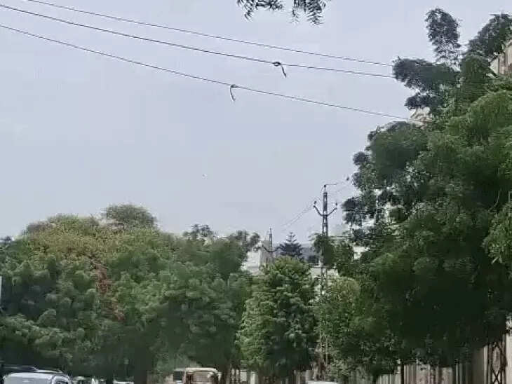 उदयपुर में मौसम हुआ सुहावना, बादलों की आवाजाही के बीच मौसम विभाग ने जारी किया यलो अलर्ट