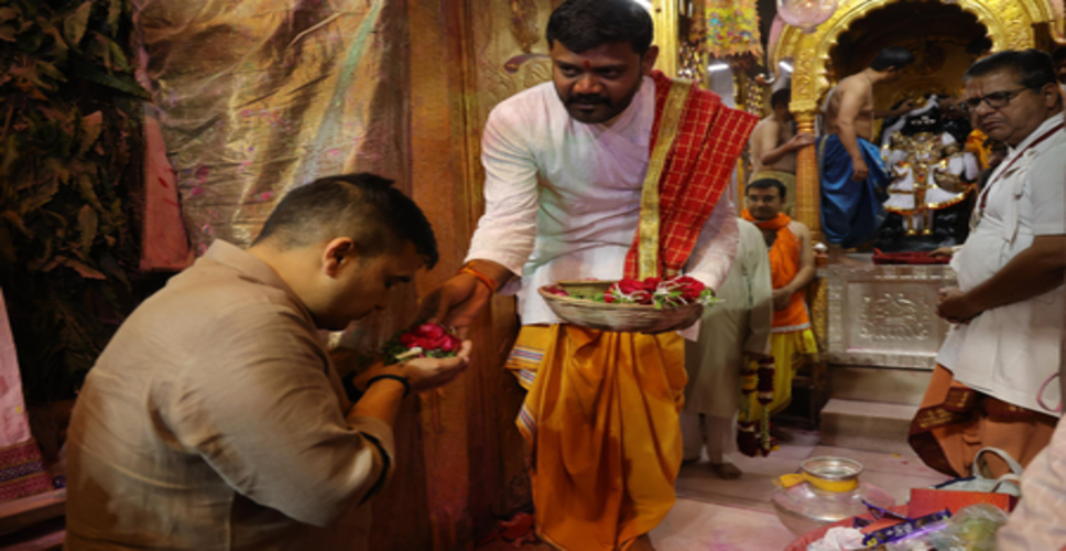 खेड़ा में रंगोत्सव 2026: डिप्टी सीएम हर्ष संघवी ने भगवान रणछोड़ जी को चढ़ाया झंडा