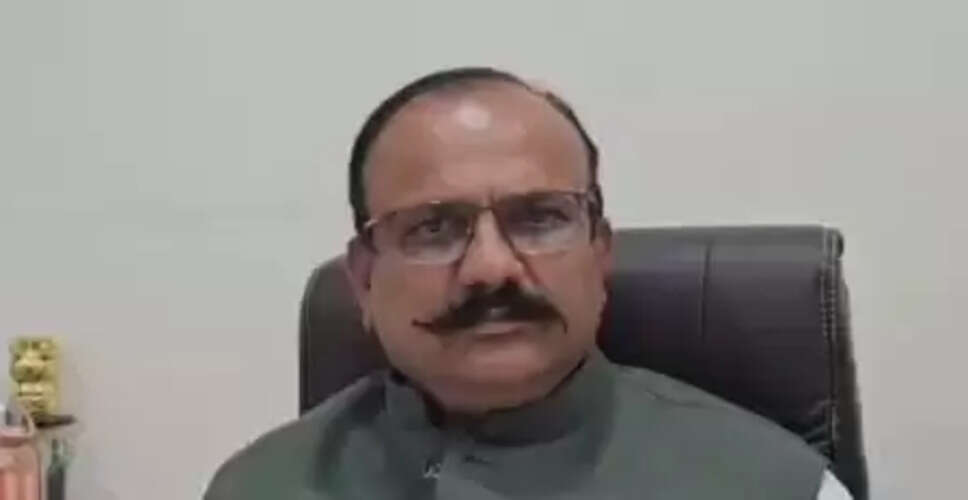 &lsquo;वे &lsquo;गजनी&rsquo; हैं, पुरानी बातों को भूल जाते हैं&rsquo;, फडणवीस पर कांग्रेस नेता हर्षवर्धन सपकाल का तंज