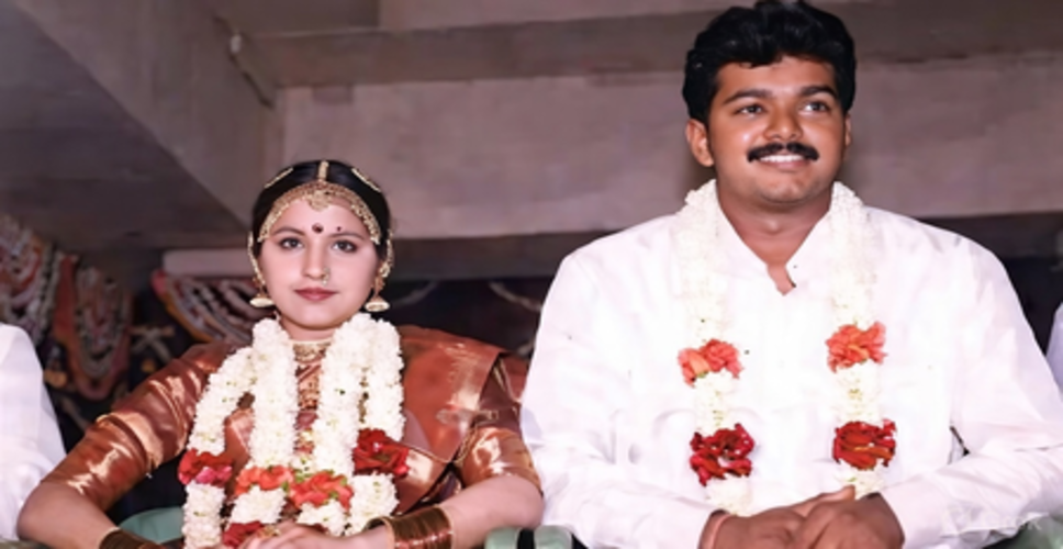 विजय की पत्नी संगीता ने दायर की तलाक की याचिका, एक्स्ट्रा मैरिटल अफेयर का आरोप