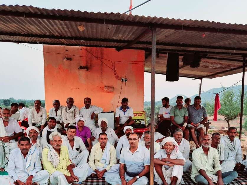 दौसा के कुतकपुर गांव में चारागाह की जमीन जीएसएस देने का विरोध, वीडियो में देंखे ग्रामीण 168 दिन से धरने पर