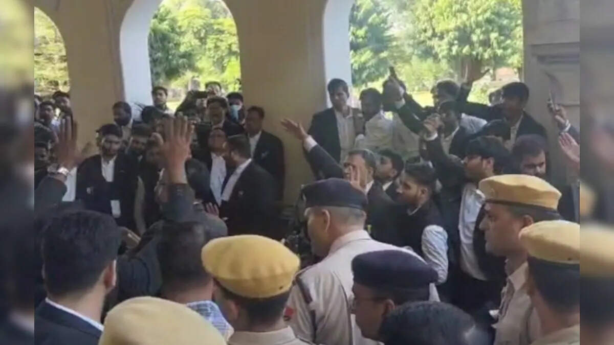 जयपुर में वकील का अपहरण कर फिरौती वसूलने का सनसनीखेज मामला, फुटेज में देखें सात बदमाश गिरफ्तार