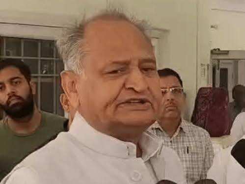 अशोक गहलोत का चुनाव आयोग पर हमला, वीडियो में बोले- मुख्य चुनाव आयुक्त को बर्खास्त कर जेल भेजना चाहिए; निष्पक्ष चुनाव पर उठाए सवाल
