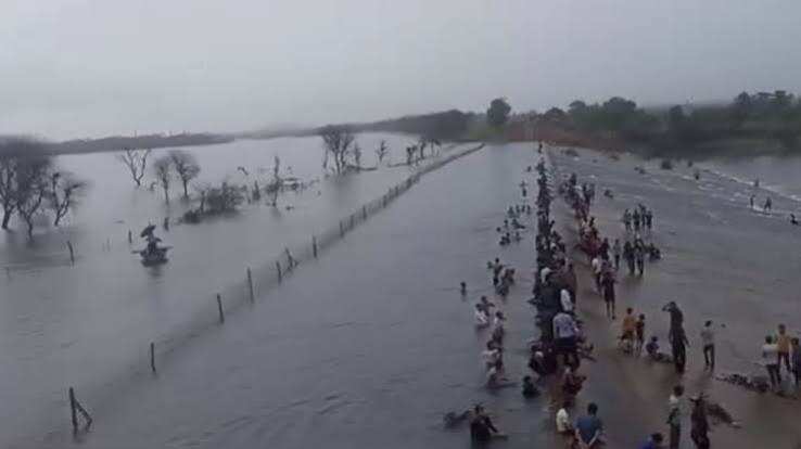 राजस्थान में बारिश का दौर: जयपुर में एक घंटे झमाझम, वीडियो में जाने बांध के 3 गेट खोले; श्रीगंगानगर में 41°C तापमान