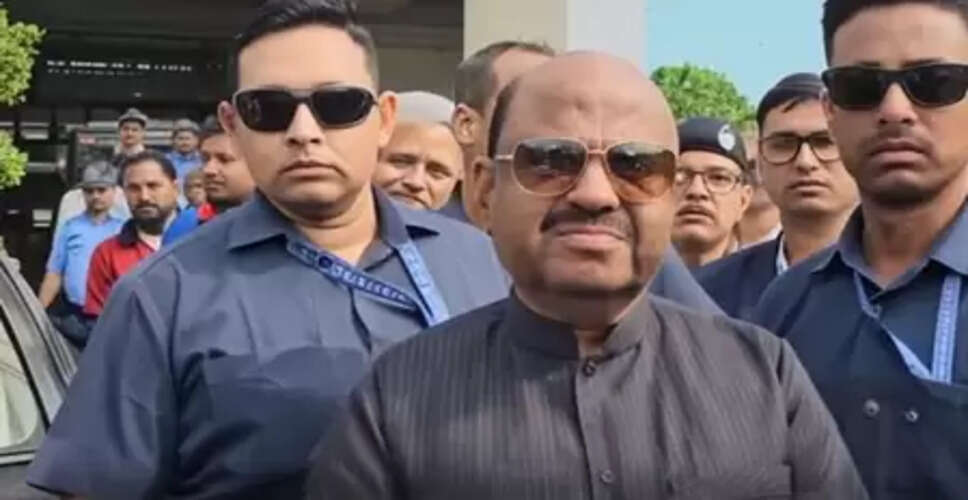 स्टार फुटबॉलर लियोनेल मेस्सी के कार्यक्रम में तोड़फोड़ पर राज्यपाल ने राज्य सरकार से मांगा जवाब