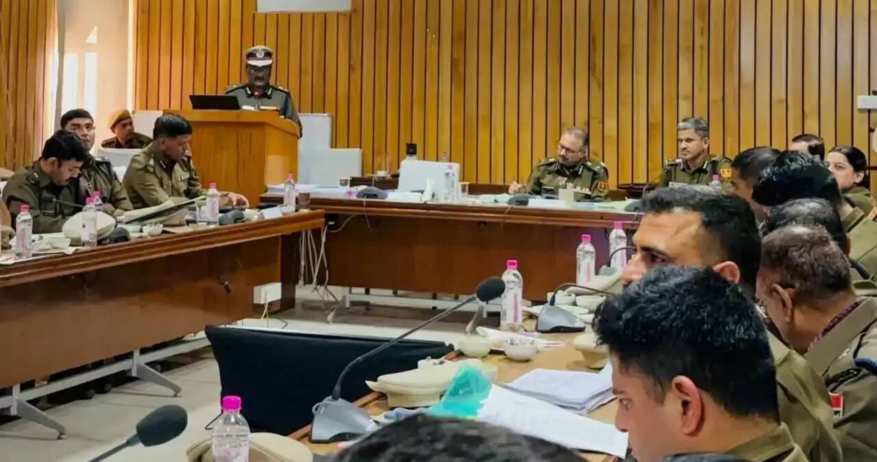 डीजीपी राजीव कुमार शर्मा ने जयपुर रेंज की ली बैठक, हार्डकोर अपराधियों को लेकर दिए एक्शन के निर्देश