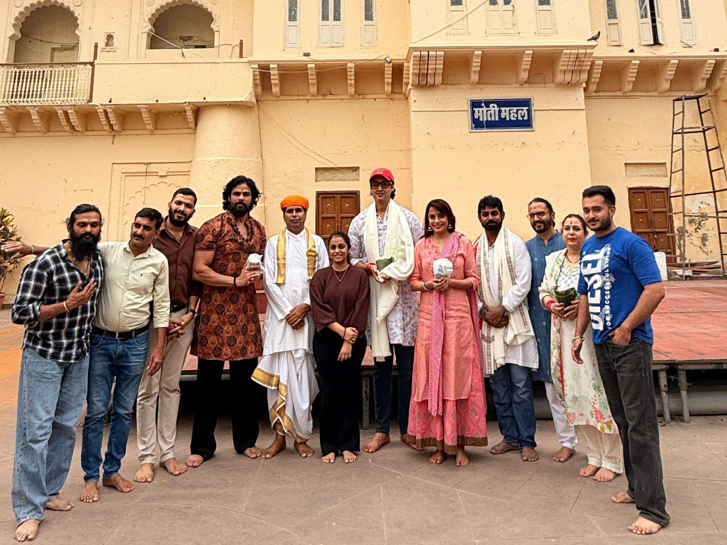 नाथद्वारा पहुंचे ‘महाभारत’ के सितारे, फुटेज में देंखे श्रीनाथजी के दरबार में मांगा आशीर्वाद; दिखा आध्यात्मिक अंदाज