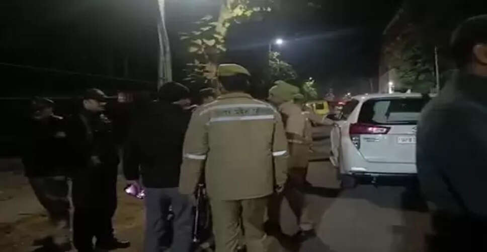 अलीगढ़ मुस्लिम यूनिवर्सिटी में टीचर की गोली मारकर हत्या, जांच में जुटी पुलिस