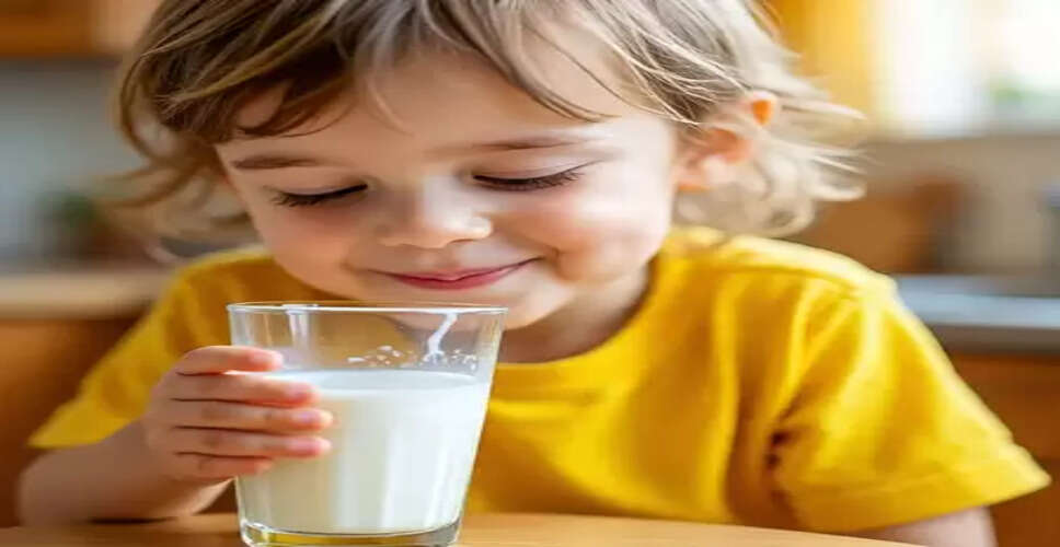 आयुर्वेदिक गुणों का पावरहाउस है दूध, जानिए पीने का सही समय और तरीका