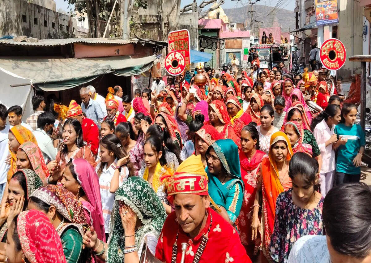 मां कर्मा बाई जयंती हर्षोल्लास से मनाई, भक्ति में झूमे श्रद्धालु