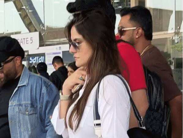 जयपुर पहुंचीं बॉलीवुड एक्ट्रेस जरीन खान, एयरपोर्ट पर हुआ शानदार स्वागत; वीडियो में जाने ‘वीर’ फिल्म से जुड़ी हैं शहर की यादें