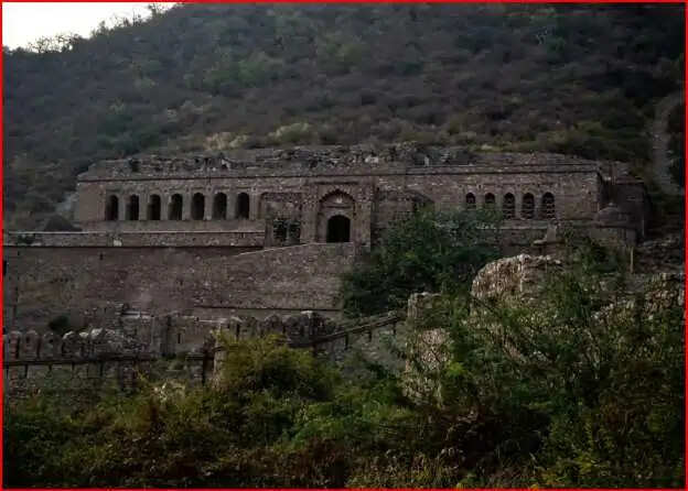 क्या सच में राजस्थान के इस किले में मौजूद है ऐसी गुफा जहां छुपा है दुनिया के समाप्त होने का रहस्य ? वीडियो देखें और खुद करें फैसला