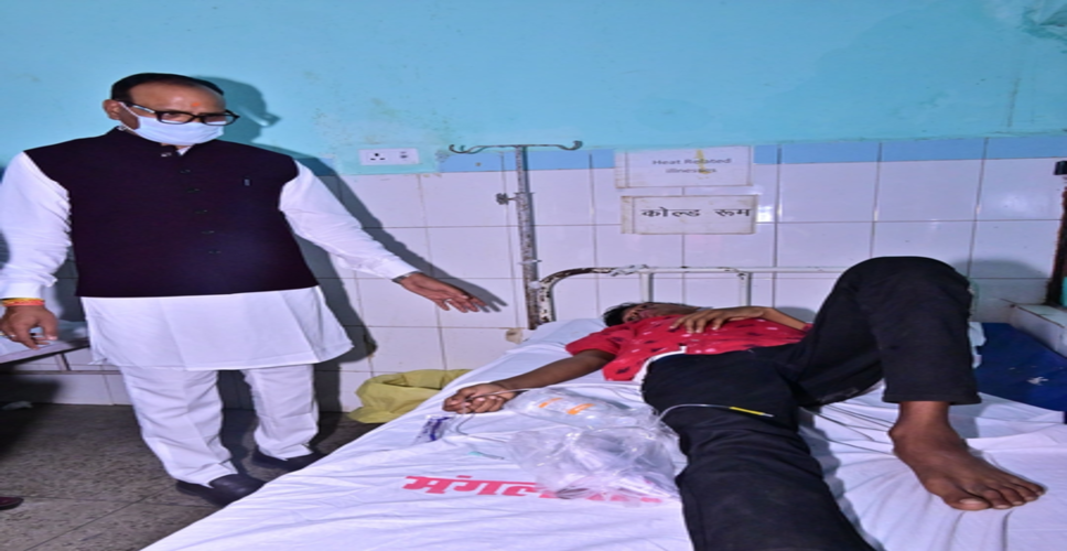 सीएचसी निरीक्षण में एक्शन मोड में डिप्टी सीएम: सिधौली में गंदगी पर नाराजगी, चिनहट में भी दिखाए सख्त तेवर