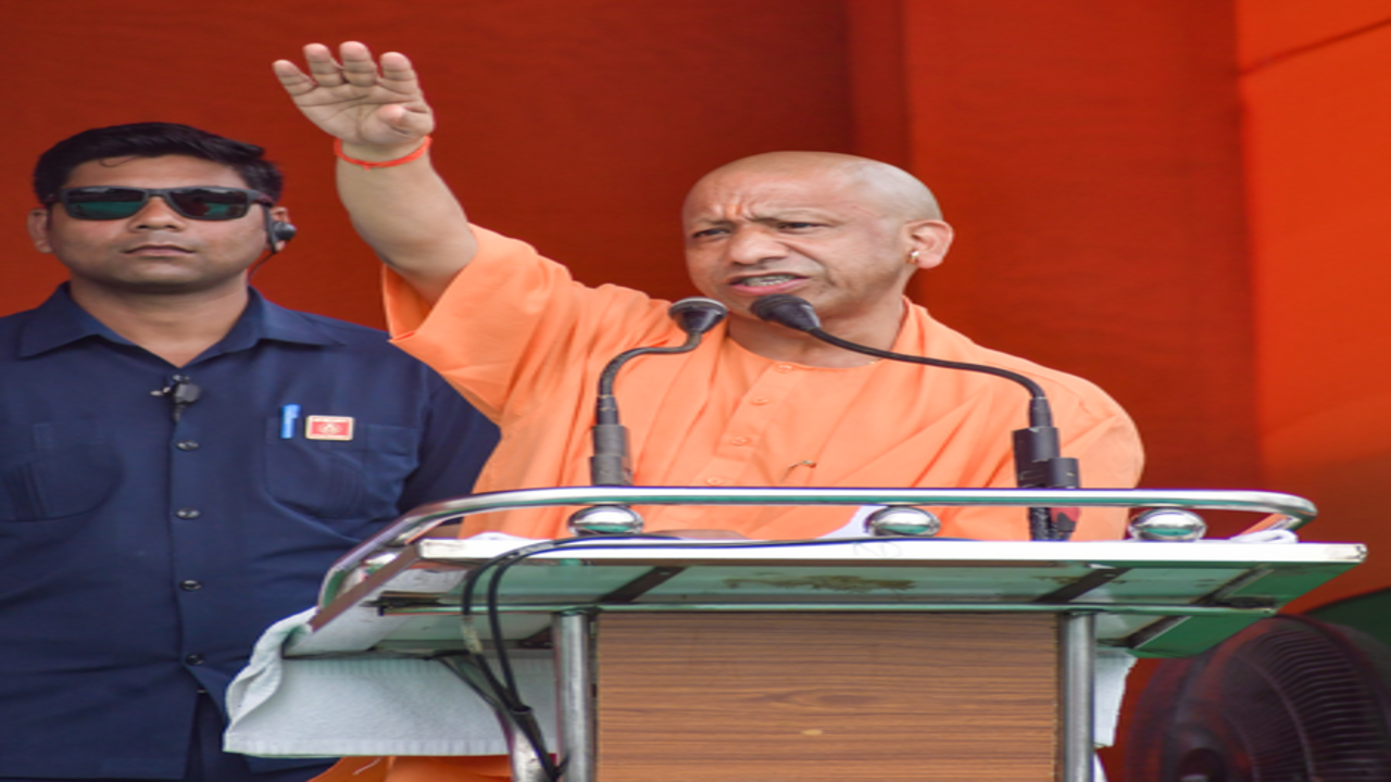 उत्तर प्रदेश की बेटियां बन रहीं आत्मनिर्भर, ‘मुख्यमंत्री युवा उद्यमी योजना’ से जुड़कर बना रही नई पहचान