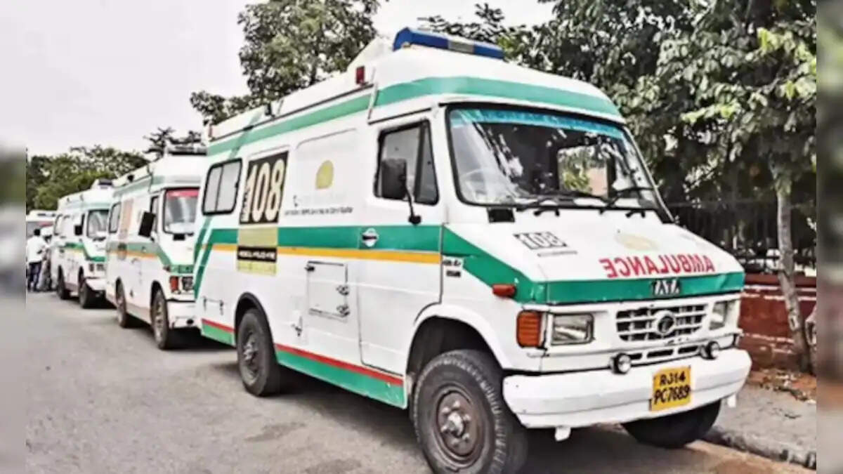 राजस्थान में 108 और 104 एम्बुलेंस सेवाएं ठप होने की कगार पर, फुटेज में जानें कर्मचारियों ने क्यों किया कार्य बहिष्कार का ऐलान