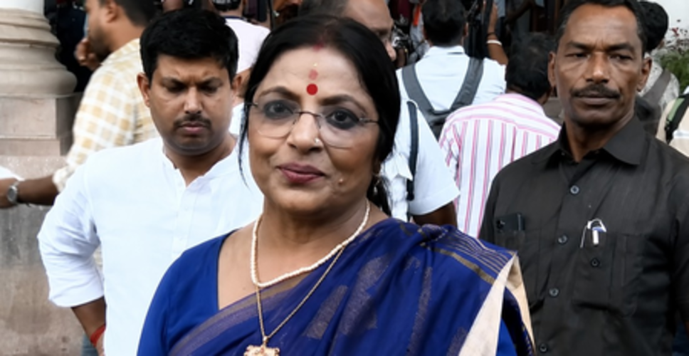 पापिया अधिकारी का ममता बनर्जी पर तंज, बोलीं- ब्लैक गाउन तो पहन लिया, पर डिग्री कहां से ली?