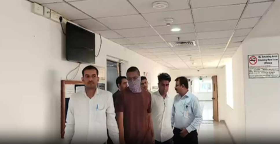 नीट पेपर लीक मामला : दिल्ली की अदालत ने आरोपी शुभम खैरनार की न्यायिक हिरासत 15 जून तक बढ़ाई