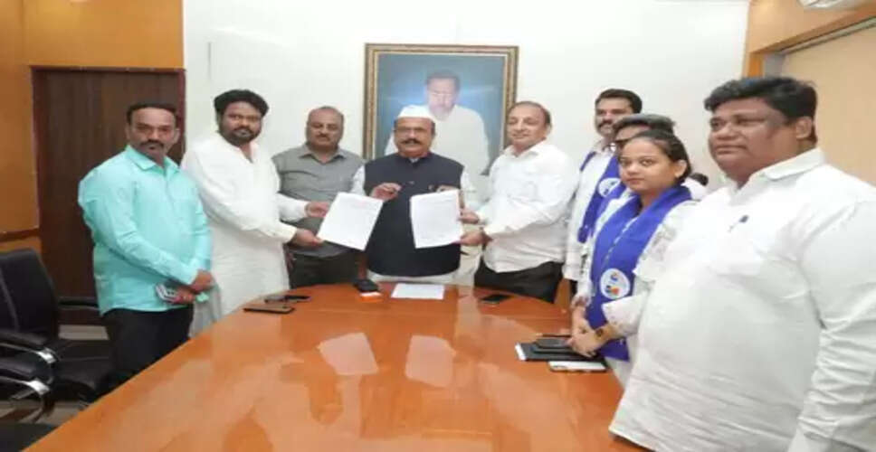 कांग्रेस ने बीएमसी चुनाव के लिए वंचित बहुजन अघाड़ी के साथ किया गठबंधन