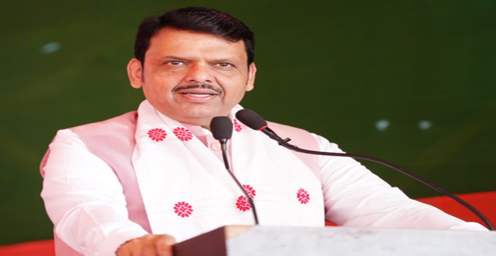 नासिक सड़क हादसे पर सीएम फडणवीस ने जताया दुख, कहा- 'युवा जिंदगियों का जाना पीड़ादायक'