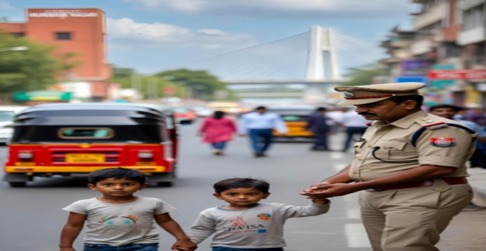 दिल्ली पुलिस ने दो नाबालिग लड़कों को सकुशल परिवार को सौंपा