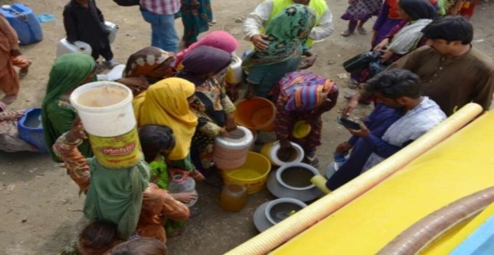 पाकिस्तान: कराची में दूसरे हफ्ते भी पानी का गंभीर संकट, लोग बेहाल